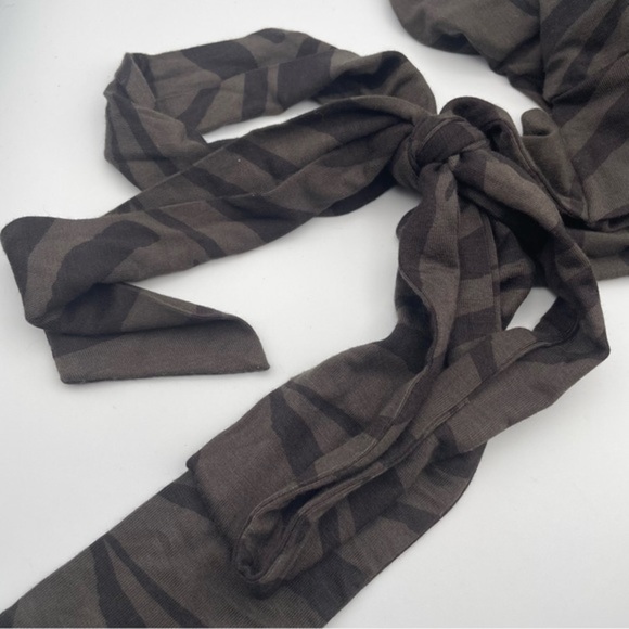 NEW Z Supply zebra print Top Clara Tropical Wrap Top Black Blouse Safari Evereve - Picture 11 of 11